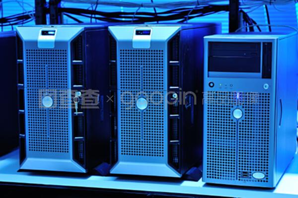 網絡服務器與云計算裝備技術服務 驅動數字化轉型的雙引擎